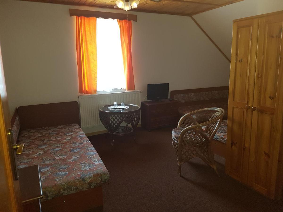 Hostinec Selsky Dvur Zbiroh Exterior foto