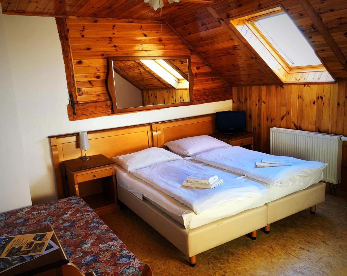 Hostinec Selsky Dvur Zbiroh Exterior foto